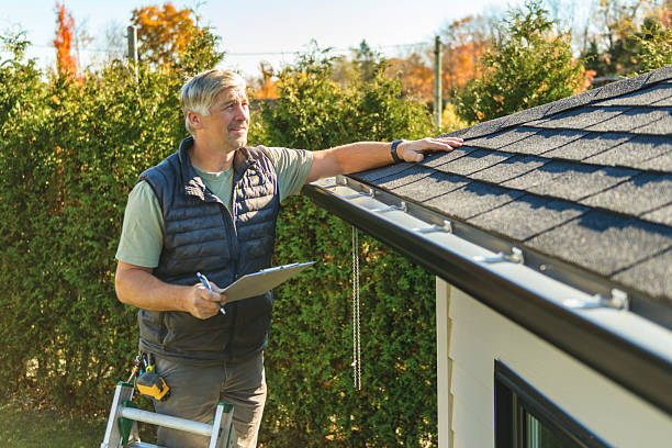 Professional Roofing technician working in Saint Cloud, MN